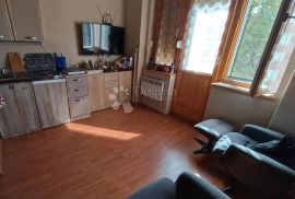 CETAR - PRILIKA - STAN S POTENCIJALOM, Rijeka, Appartement