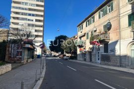 Split, grad, veliki poslovni prostor s izlogom na prometnici, Split, Ticari emlak