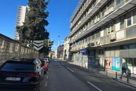 Split, grad, veliki poslovni prostor s izlogom na prometnici, Split, Gewerbeimmobilie