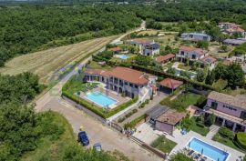 Izuzetna kamena villa s bazenom i velikom okućnicom, Sveti Lovreč, Sveti Lovreč, بيت