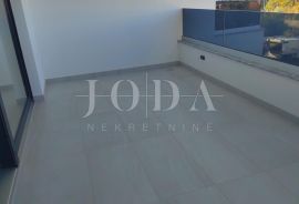 Novoizgrađeni moderni stanovi, Malinska - otok Krk, Malinska-Dubašnica, Apartamento