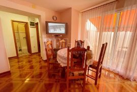 Crikvenica-Centar, kuća sa 3 apartmana, Crikvenica, House