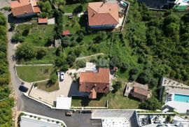 OPATIJA, CENTAR - zemljište 929m2 za vilu s bazenom s građevinskom dozvolom, centar Opatije, panoramski pogled, Opatija, Tierra