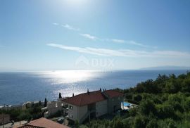 OPATIJA, CENTAR - zemljište 929m2 za vilu s bazenom s građevinskom dozvolom, centar Opatije, panoramski pogled, Opatija, Terrain