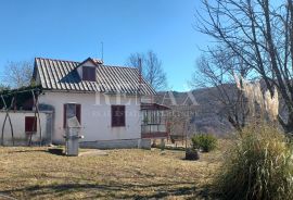 Kuća- Borut Cerovlje s pomoćnim objektom, Cerovlje, Haus