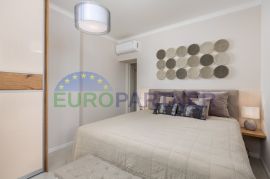 OPATIJA, LOVRAN - stan u vili, 145 m2 s pogledom na more, 100 m od plaže., Lovran, Appartment