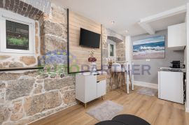 OPATIJA, LOVRAN - stan u vili, 145 m2 s pogledom na more, 100 m od plaže., Lovran, Apartamento