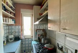 ZAGREB-Sesvete - pola kuće sa potkrovljem i garažom 158m2 za 145t€, Zagreb, Haus