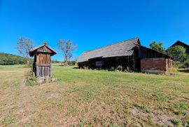 Kuća sa zemljištem - Velika Mučna, Sokolovac, Casa