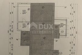 OTOČAC - Kuća s prostranom okućnicom i 2 gradilišta, Otočac, House