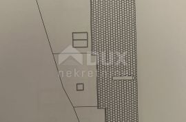 OTOČAC - Kuća s prostranom okućnicom i 2 gradilišta, Otočac, Σπίτι