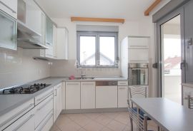 Zagreb, Laščina - dvoetažni stan za najam, 240 m2, Maksimir, Apartamento