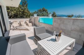 OPATIJA-PREKRASNA VILLA S BAZENOM NA KROVU, Opatija - Okolica, Casa