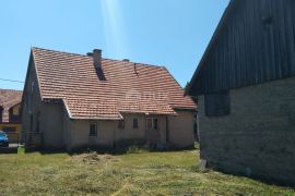 GORSKI KOTAR, RAVNA GORA - 2 KUĆE ZA ADAPTACIJU + 15.000 m2 ZEMLJIŠTA!!!, Ravna Gora, Σπίτι