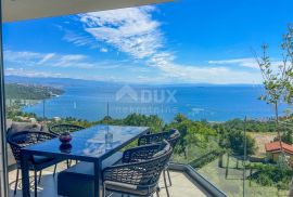 OPATIJA, POBRI - penthouse iznad centra Opatije s garažom, panoramski pogled na more, Opatija - Okolica, Appartamento