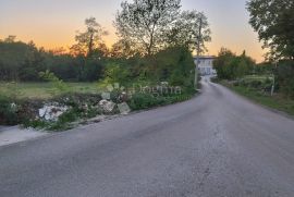 ŽMINJ - ODLIČNO  GRAĐEVINSKO ZEMLJIŠTE U PITORESKNOM SELU, Žminj, Terreno