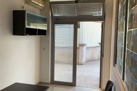 Titulo, Budva, Propriedade comercial