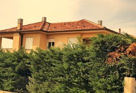 RIJEKA, KOSTRENA - Atraktivna obiteljska kuća s pogledom na more, Kostrena, Casa