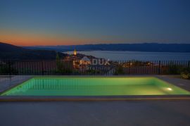 OTOK KRK, VRBNIK - moderna vila s panoramskim pogledom na more, Vrbnik, Kuća