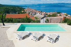 OTOK KRK, VRBNIK - moderna vila s panoramskim pogledom na more, Vrbnik, Σπίτι