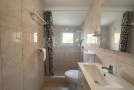 Crikvenica - etaža sa tri apartmana u centru grada, Crikvenica, Flat