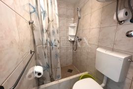 Crikvenica - etaža sa tri apartmana u centru grada, Crikvenica, Flat