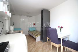 Crikvenica - etaža sa tri apartmana u centru grada, Crikvenica, Διαμέρισμα