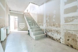 Zagreb, Knežija, četverosoban dvoetažan stan (roh-bau), novogradnja, NKP 92 m2, Zagreb, Apartamento