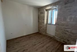 Prodaje se stan na katu zgrade u Žrnovu, Korčula, Appartement