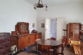 Izuzetan potencijal-stara ladanjska kuća!, Karlovac, Casa