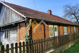 Drvena kuća s pomoćnim objektom - Laz Bistrički, Marija Bistrica, House