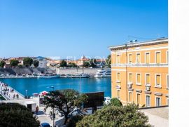 Zadar, centar, trosoban stan s pogledom na more, Zadar, Kвартира