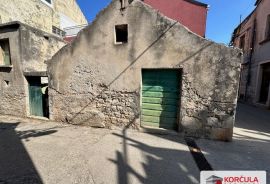Traditional stone house in the immediate vicinity of the waterfront, Vela Luka, Vela Luka, House