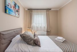 ISTRA, POREČ - Vila s 3 apartmana i bazenom površine 40 m2!, Poreč, Ev