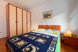 Crikvenica - Stan u centru grada s velikom terasom, Crikvenica, Appartement