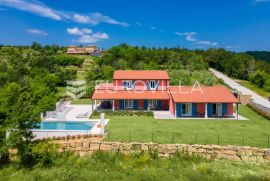 Istra, Oprtalj, ekskluzivna villa s bazenom na jedinstvenoj lokaciji, rijetko u ponudi, Oprtalj, Famiglia
