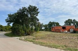 Građevinsko zemljište s djelomično izgrađenim objektom usred prirode, Barban, Land