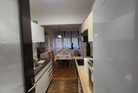 LOVRAN - PREKRASNA KUĆA S VELIKOM OKUĆNICOM 150M OD MORA, Lovran, Maison