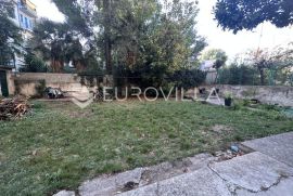 Split, Gundulićeva ulica, trosoban stan površine 74 m2, Split, Appartement