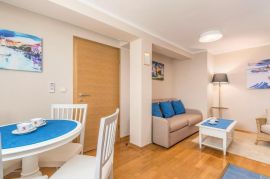 Prostrana villa sa 3 apartmana i bazenom, Poreč, Istra, Poreč, Дом