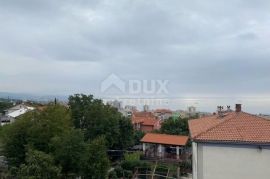 RIJEKA, SRDOČI, GRBCI - KUĆA S POGLEDOM NA MORE I VELIKIM DVORIŠTEM!!!, Rijeka, House