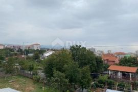 RIJEKA, SRDOČI, GRBCI - KUĆA S POGLEDOM NA MORE I VELIKIM DVORIŠTEM!!!, Rijeka, House