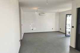 ROGOZNICA - STAN SA ČAROBNIM POGLEDOM, Rogoznica, Appartement