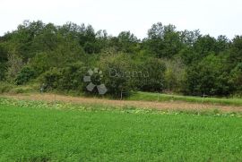 Žonti - građevinski teren uz infrastrukturu, Land