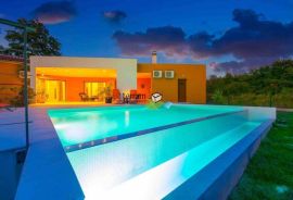 Istra, Savičenta, prekrasna kuća sa bazenom, 200m2+800m2 okućnice!, Svetvinčenat, Maison