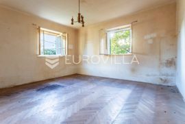 Split, Meje stan za renovaciju na super lokaciji, Split, Apartamento