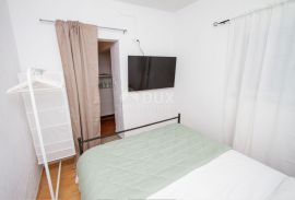 OTOK PAŠMAN, KRAJ - Renovirane prizemnice sa 4 apartmana i pogledom na more, Pašman, House