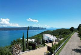 OPATIJA, SV. JELENA - villa 500m2 s panoramskim pogledom na more i bazenom + uređena okućnica 2400m2, Mošćenička Draga, بيت