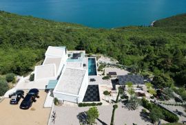 OPATIJA, SV. JELENA - villa 500m2 s panoramskim pogledom na more i bazenom + uređena okućnica 2400m2, Mošćenička Draga, Дом