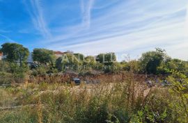 Šibenik, Bilice - građevinsko zemljište sa otvorenim pogledom, 700 m2, Šibenik - Okolica, Tierra